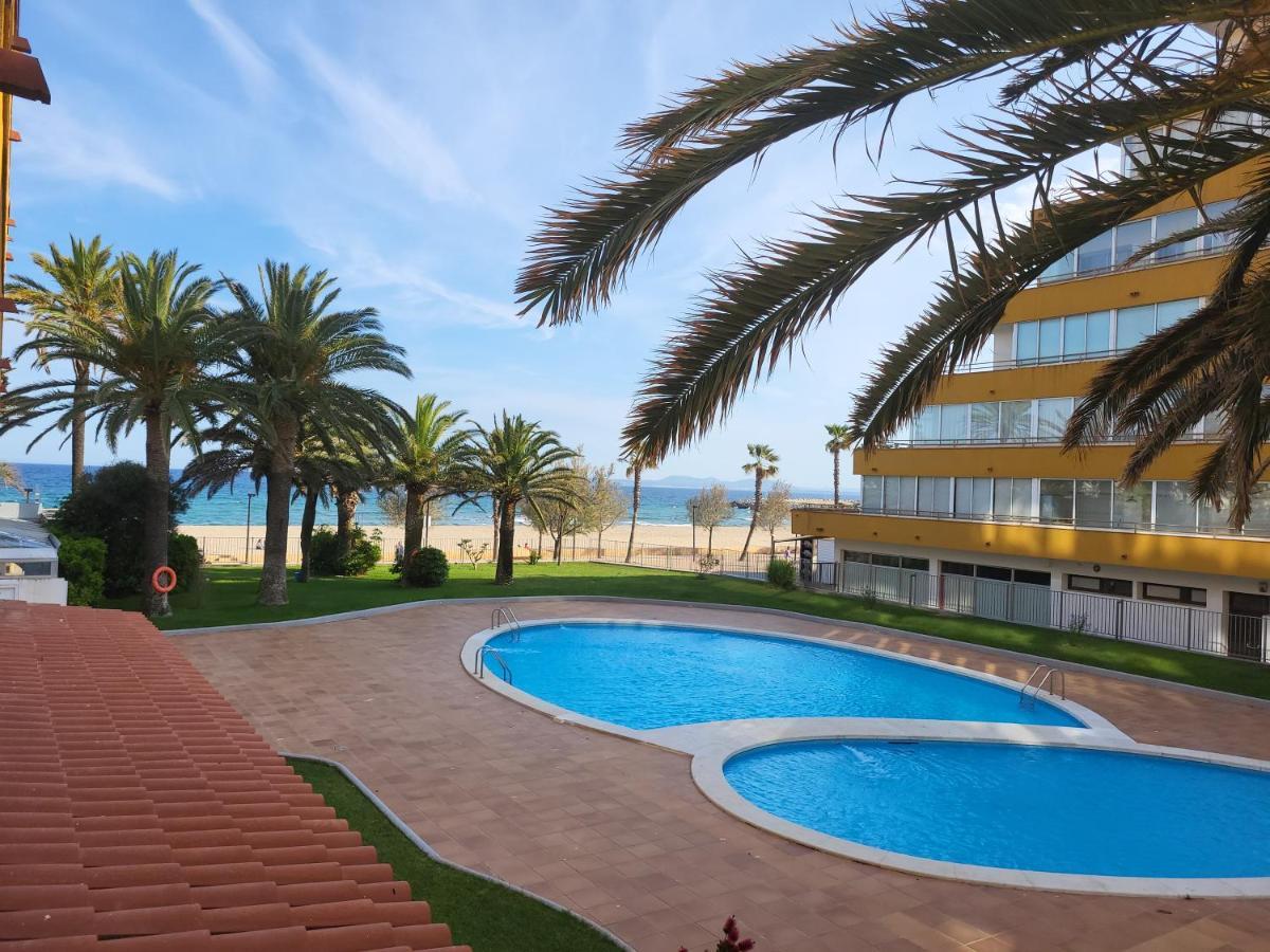 Superbe Apartement En Residence Avec Piscine Roses Kültér fotó