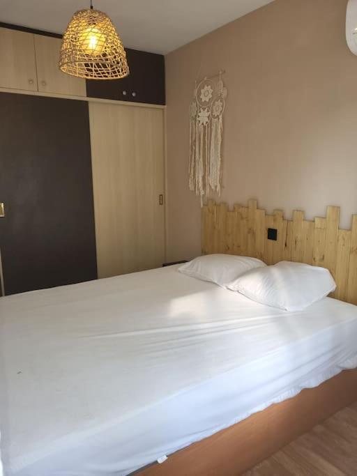 Superbe Apartement En Residence Avec Piscine Roses Kültér fotó
